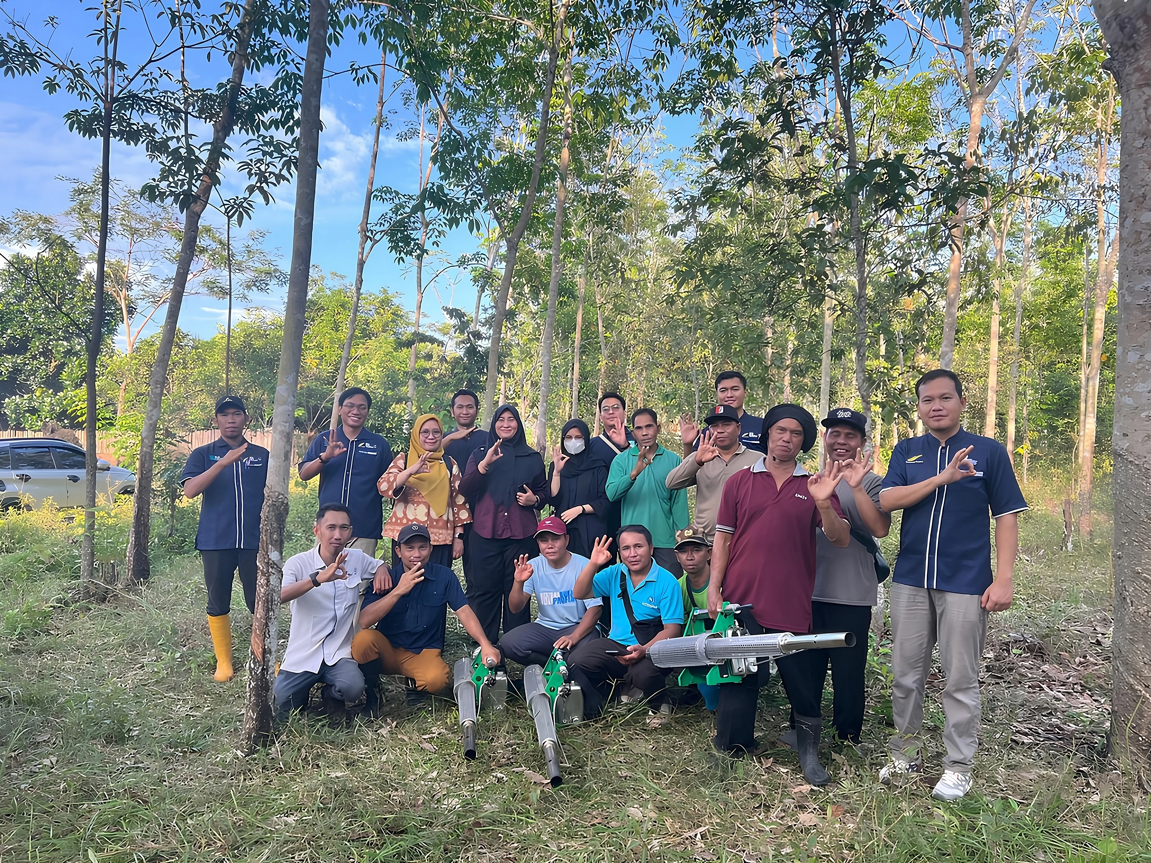 PROJECT TREE/理化学研究所/インドネシアゴム研究所との連携 – 葉枯れ病対策の霧状噴霧処理(2025年9月)